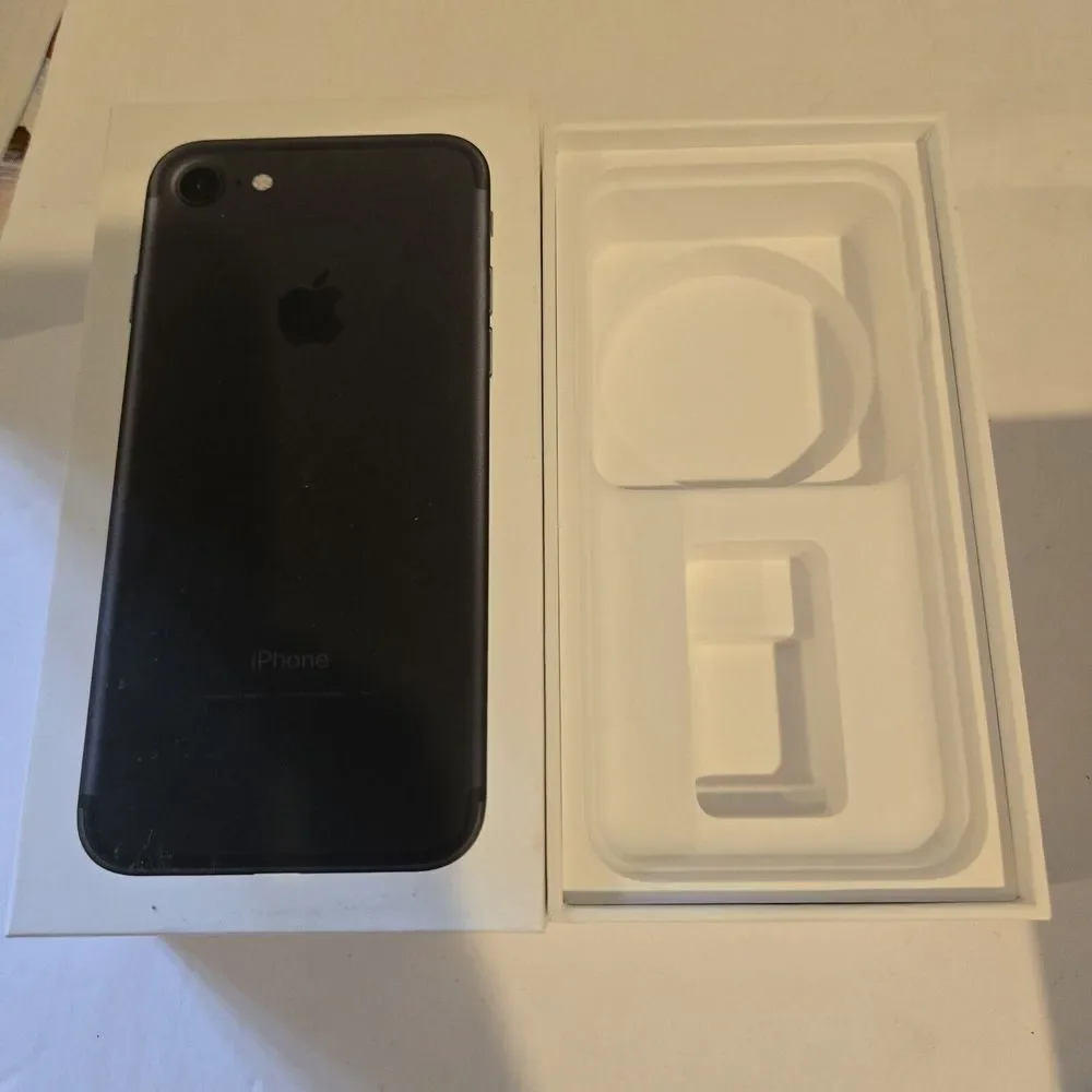 Apple iPhone 7 Black‎ 32GB Box Only (Phone NOT included)